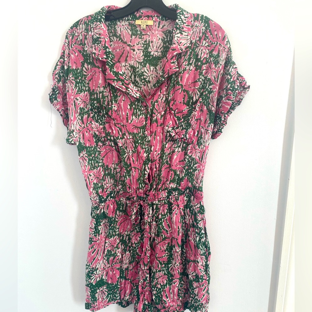 Collared floral romper